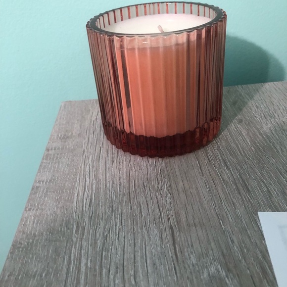 Complete Home Orange Hibiscus Candle - Picture 4 of 4